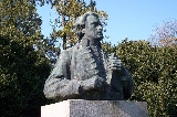 Kazinczy Ferenc mellszobra